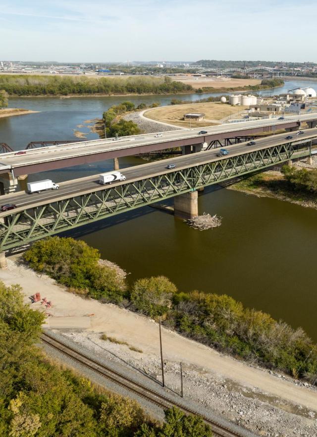 Aerial view of the I-70 bridge over the Kansas River